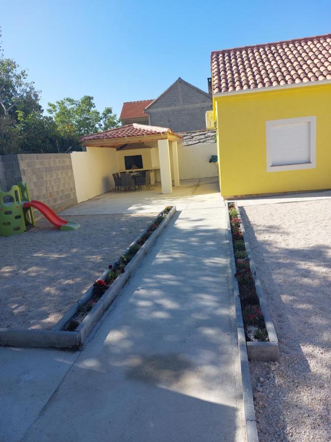 Ferienhaus Karlo Pridraga Εξωτερικό φωτογραφία